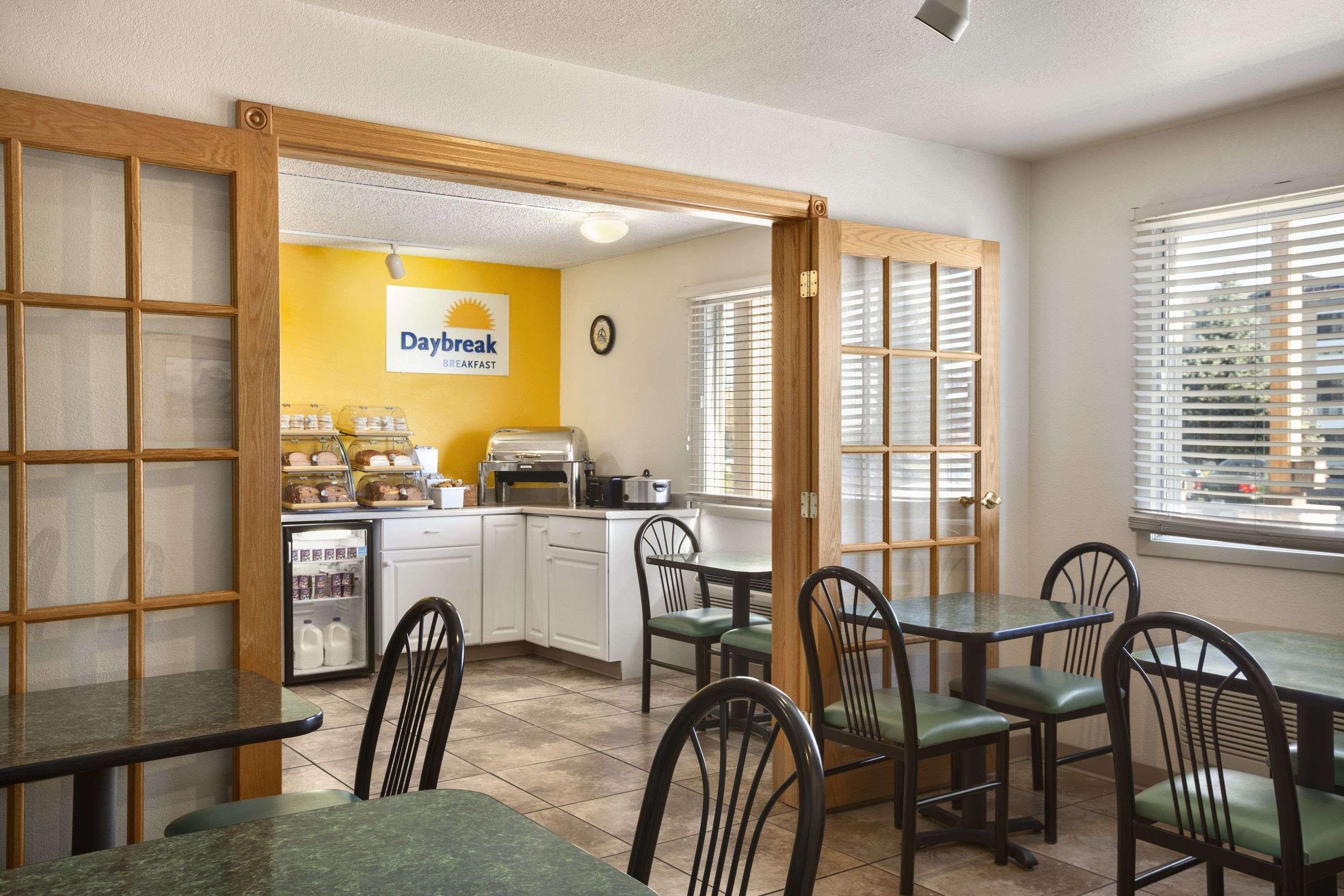 Days Inn By Wyndham Billings Exterior photo